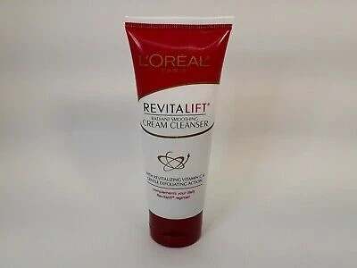 RevitaLift Radiant Smoothing Cream Cleanser